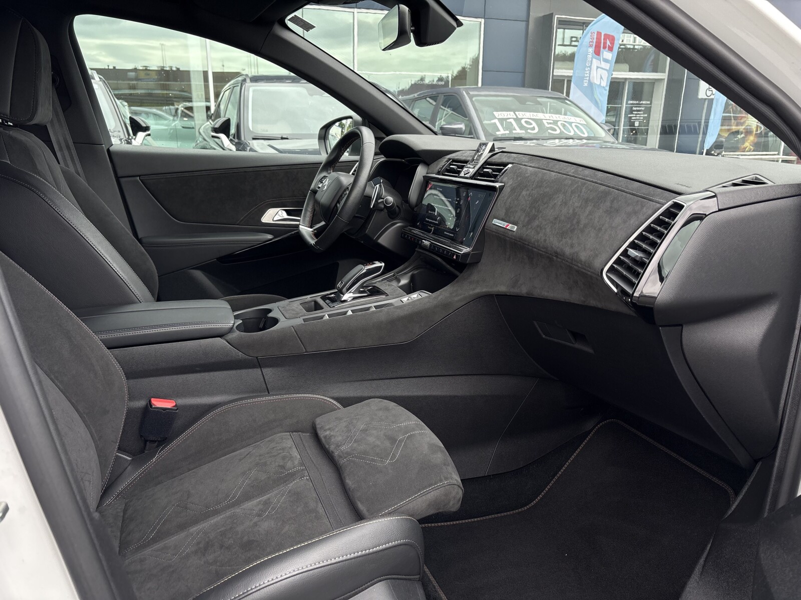 DS Automobiles DS 7 Crossback - zdjęcie 9