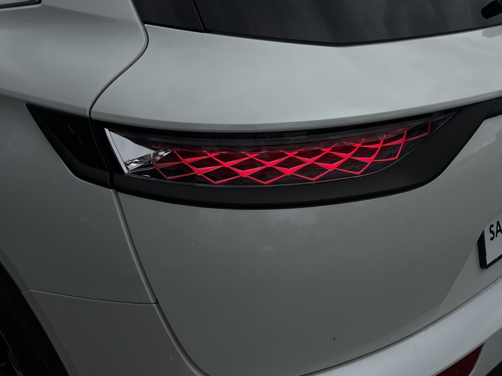 DS Automobiles DS 7 Crossback - zdjęcie 31