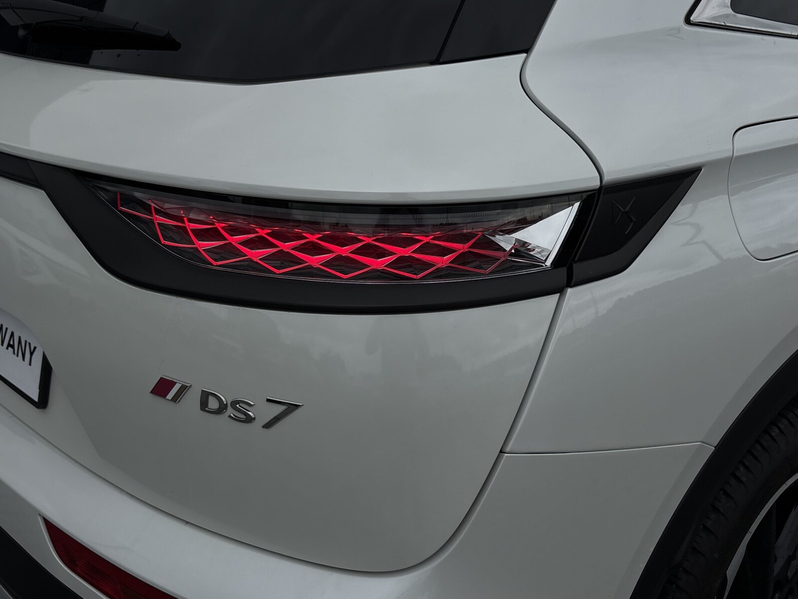 DS Automobiles DS 7 Crossback - zdjęcie 30