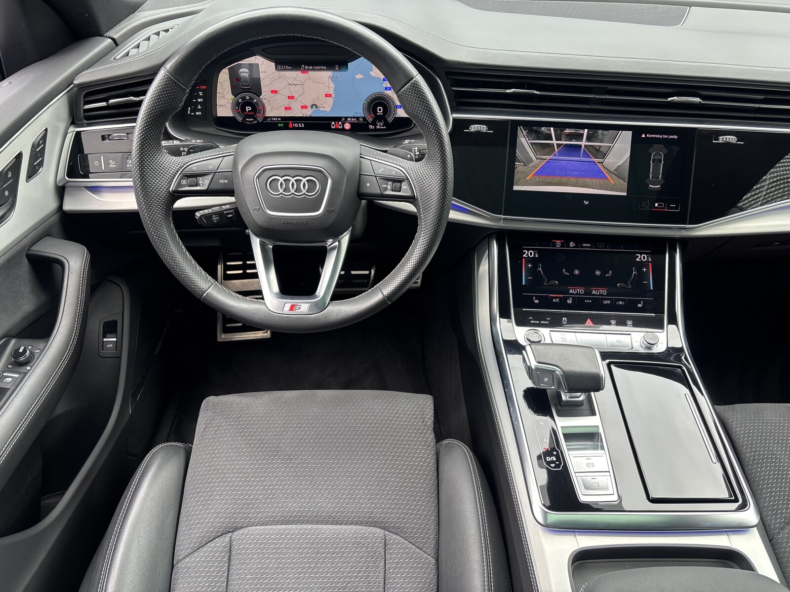 Audi Q8 - zdjęcie 11