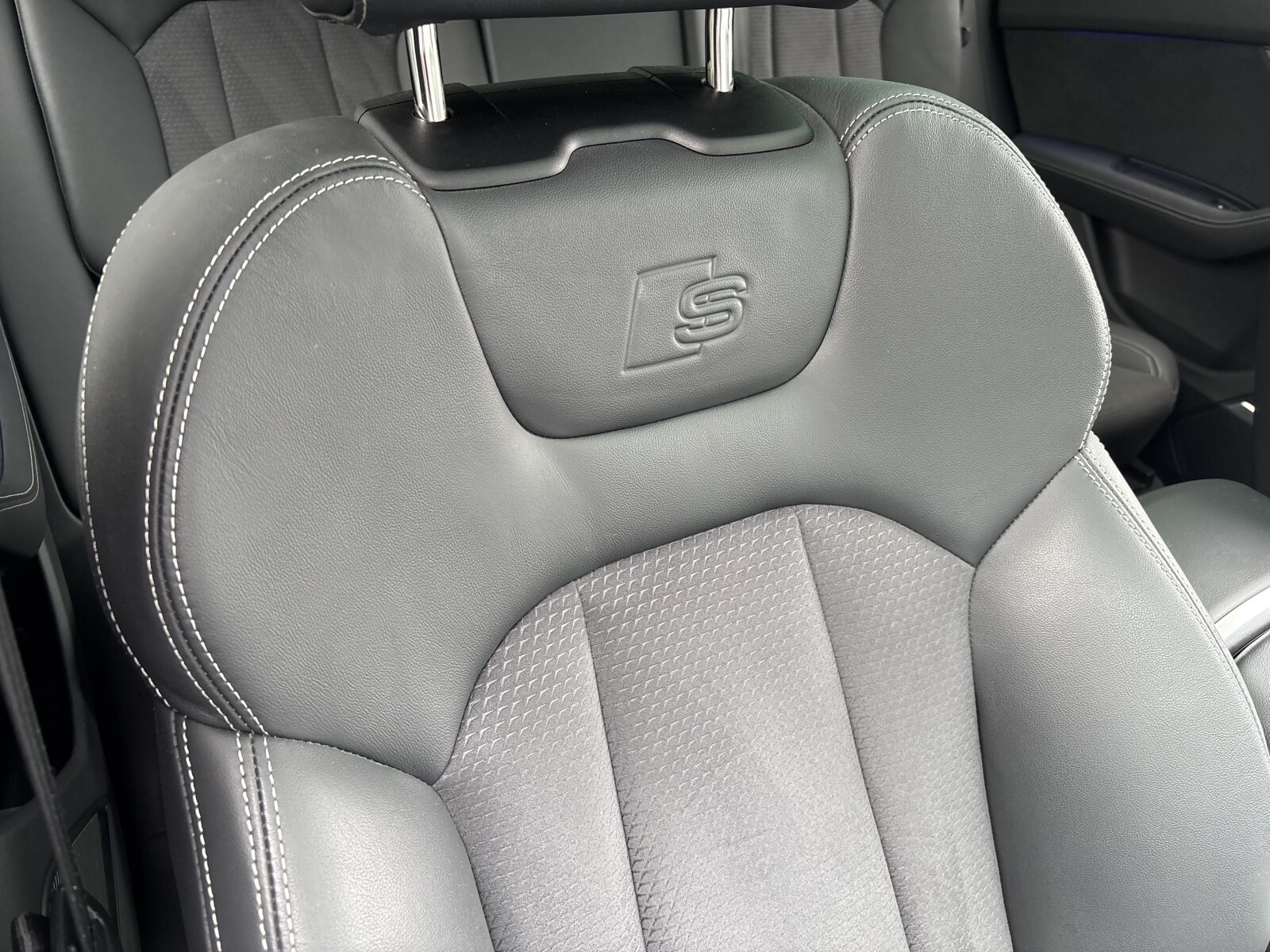 Audi Q8 - zdjęcie 36