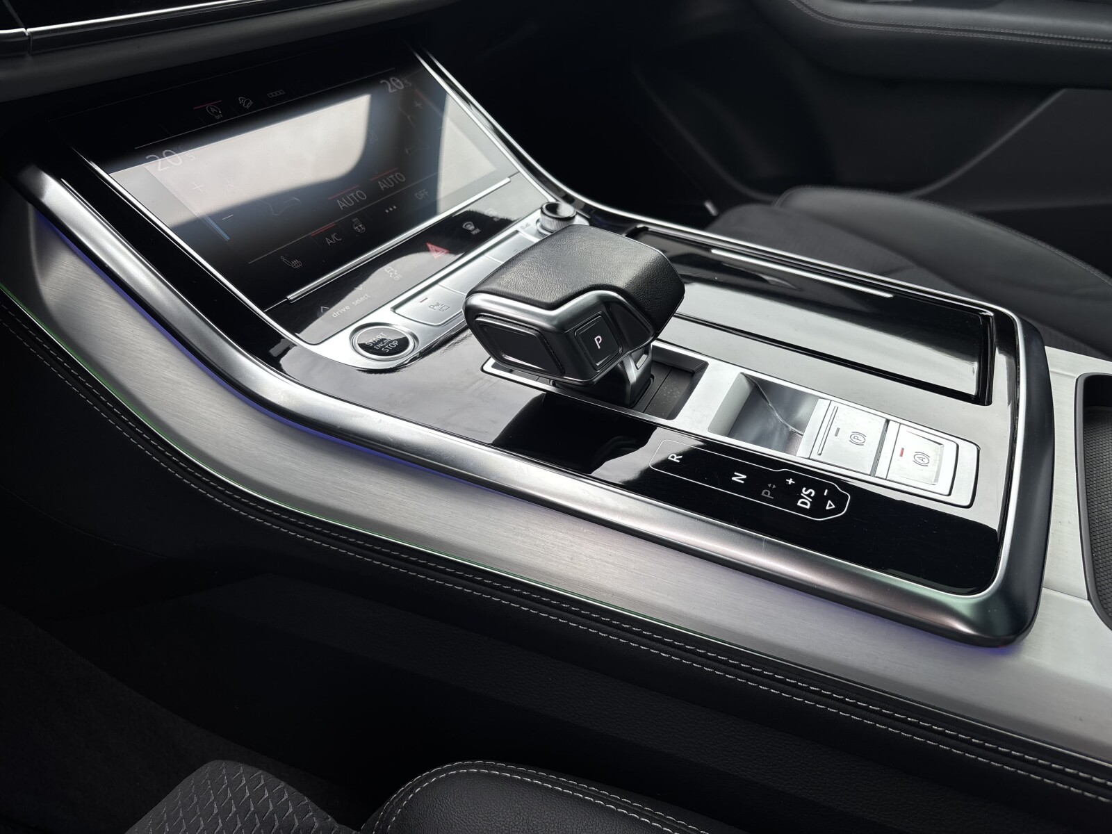 Audi Q8 - zdjęcie 19