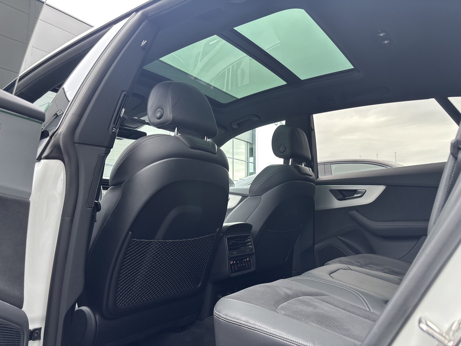 Audi Q8 - zdjęcie 39
