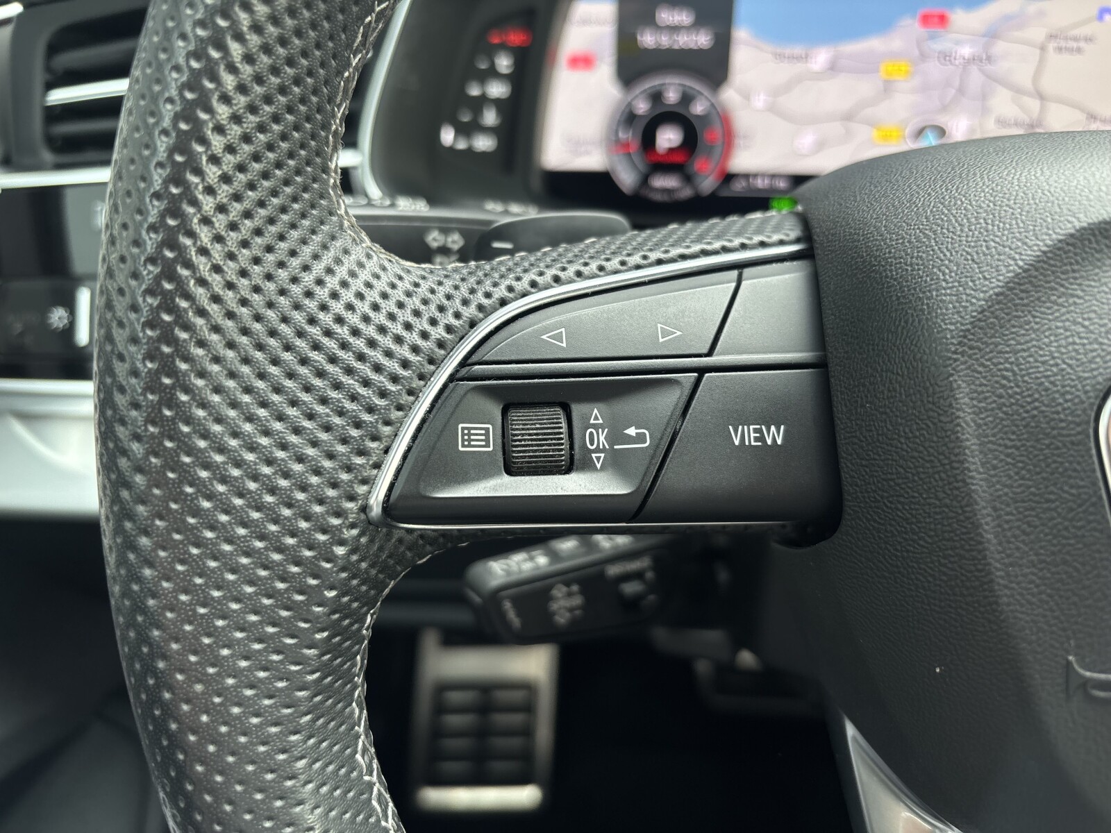 Audi Q8 - zdjęcie 12