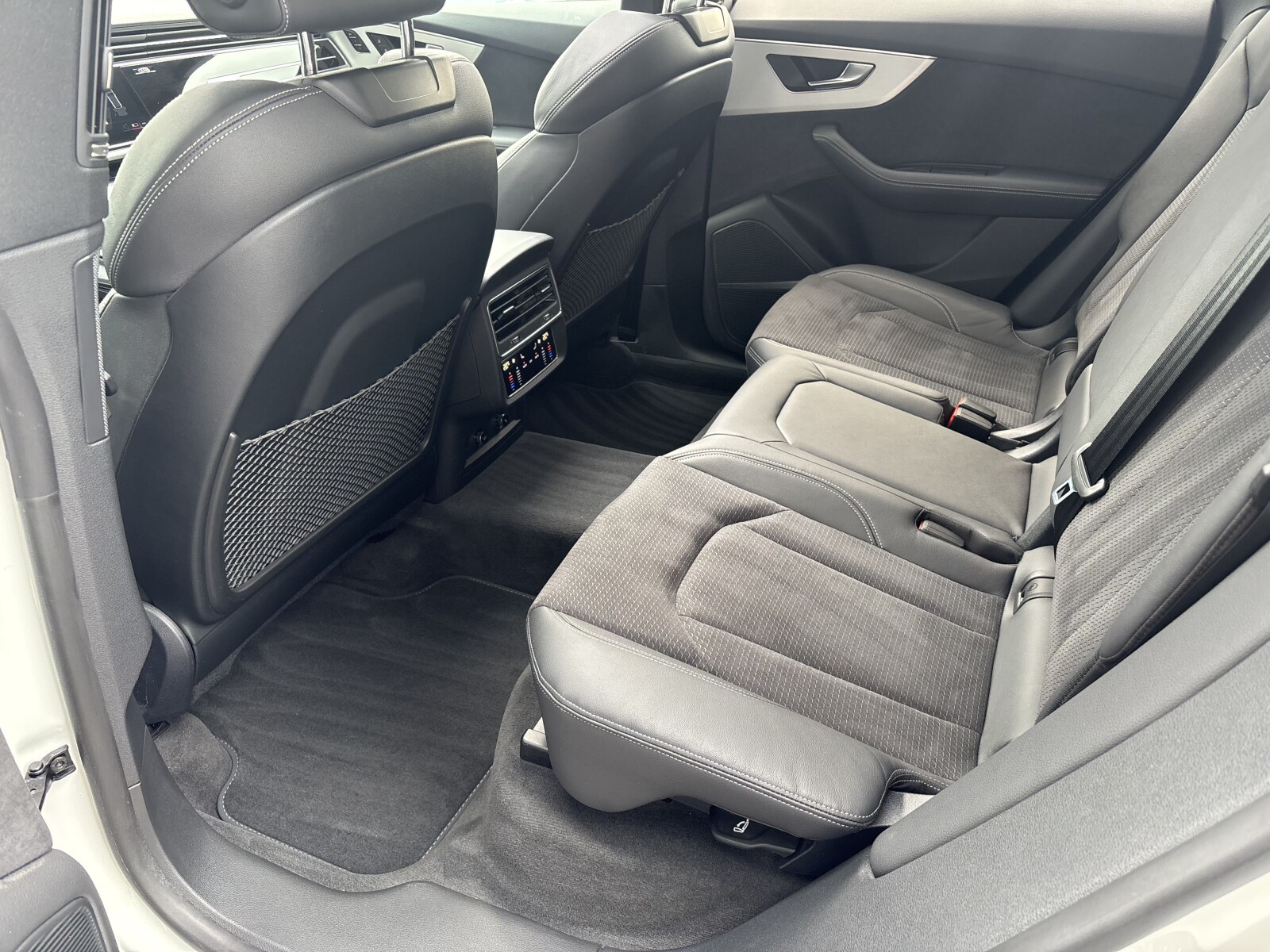 Audi Q8 - zdjęcie 22