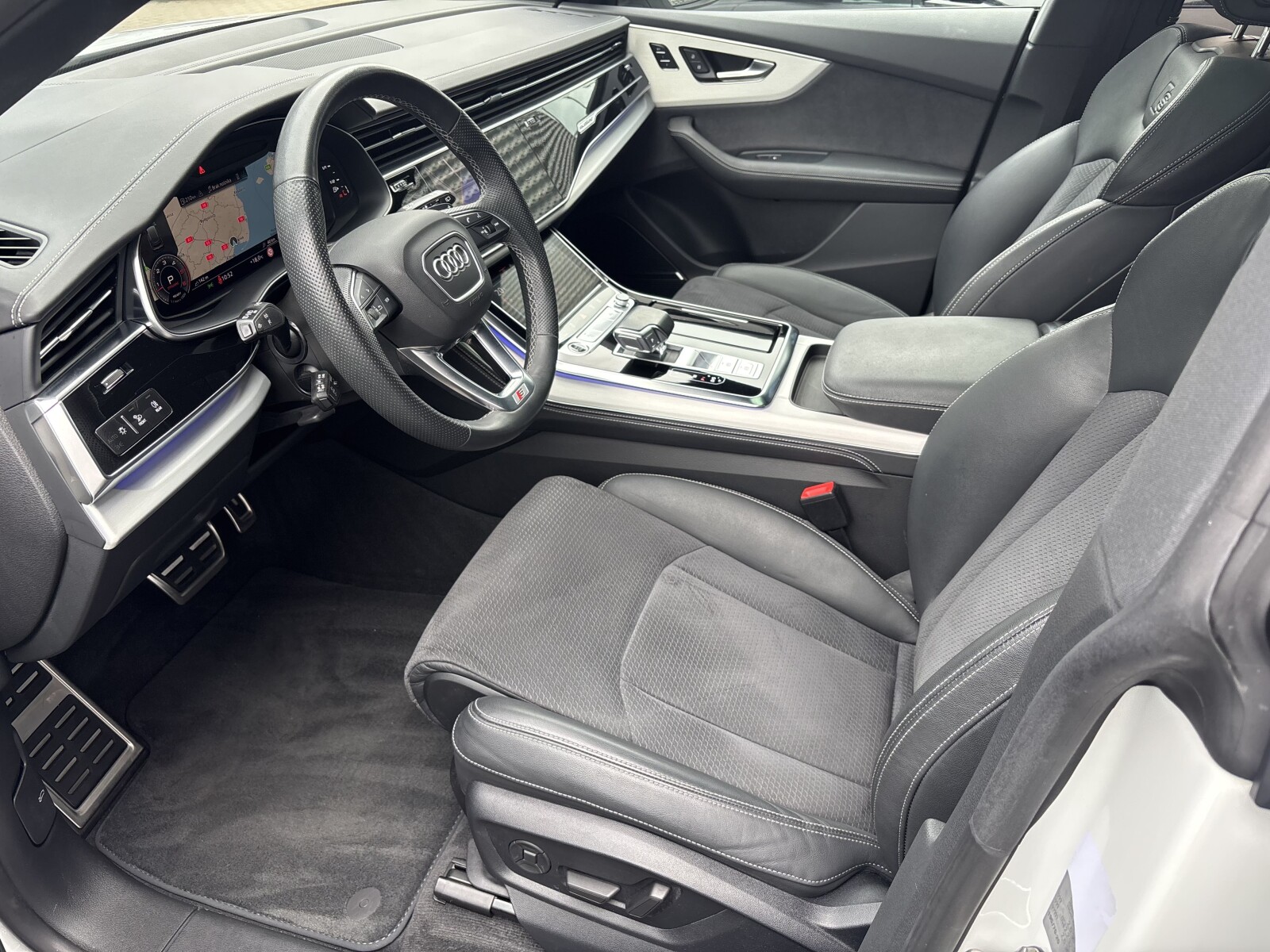 Audi Q8 - zdjęcie 17