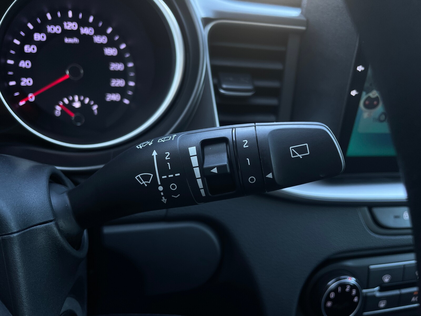 Kia Ceed - zdjęcie 23
