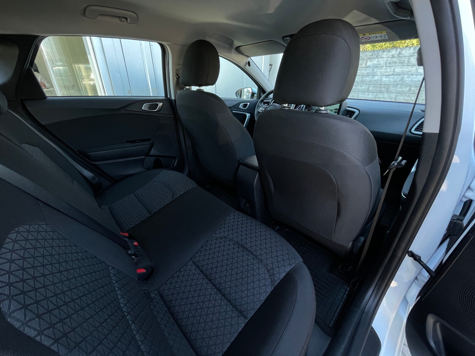 Kia Ceed - zdjęcie 14
