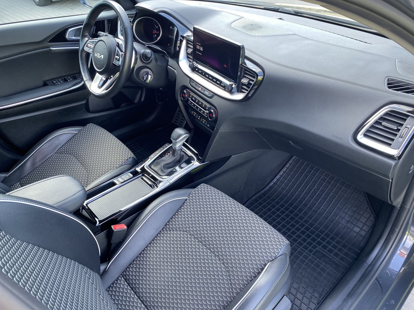 Kia Ceed - zdjęcie 16
