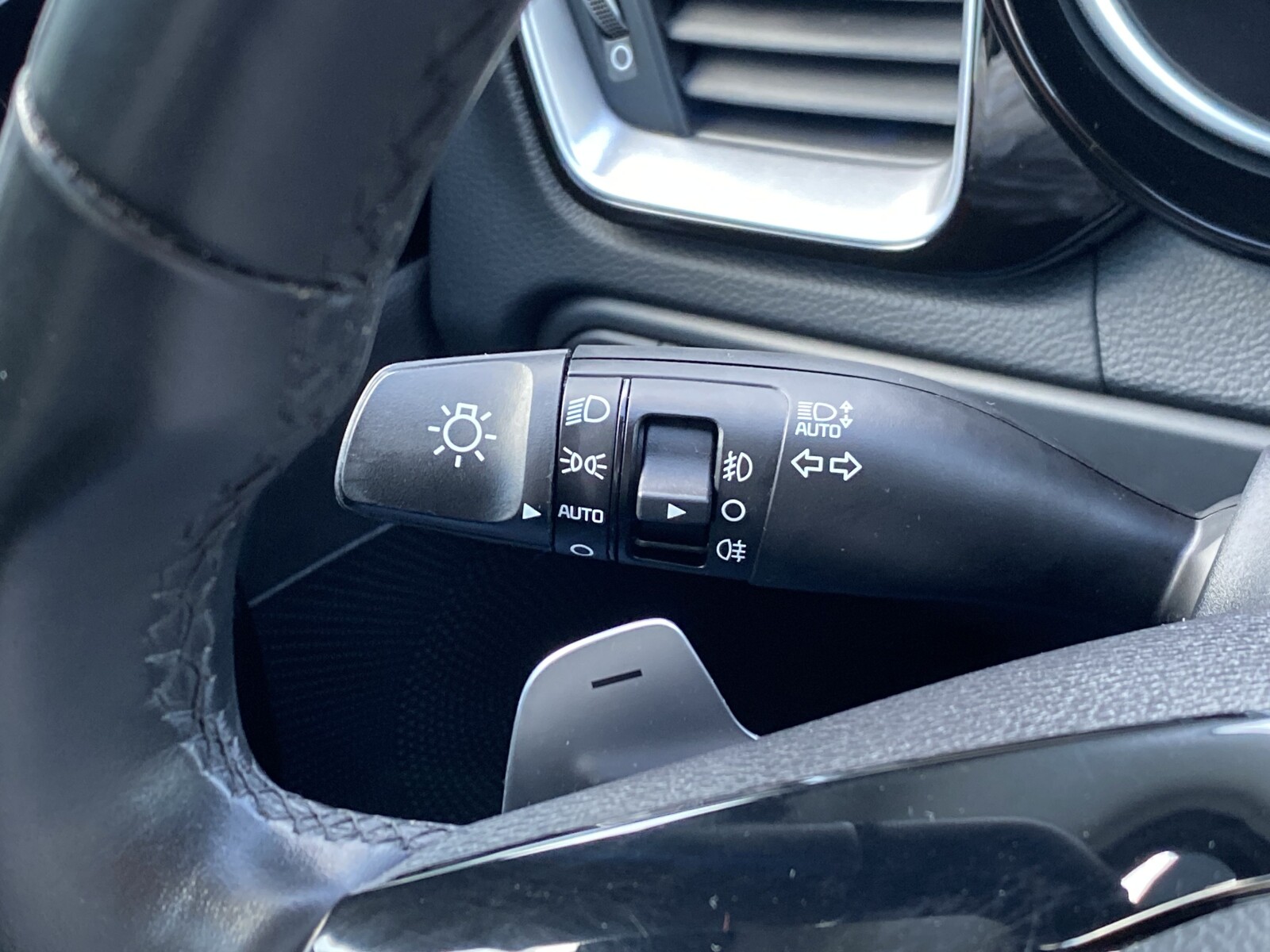 Kia Ceed - zdjęcie 18