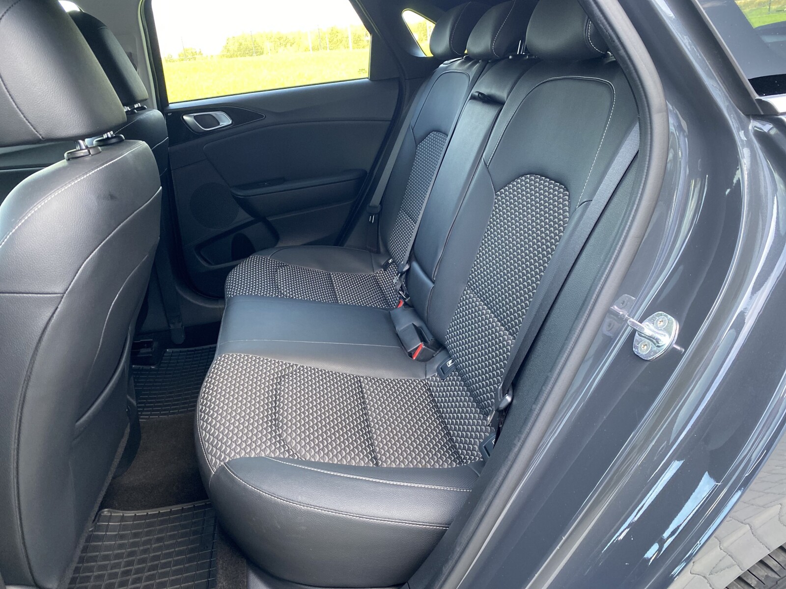 Kia Ceed - zdjęcie 9