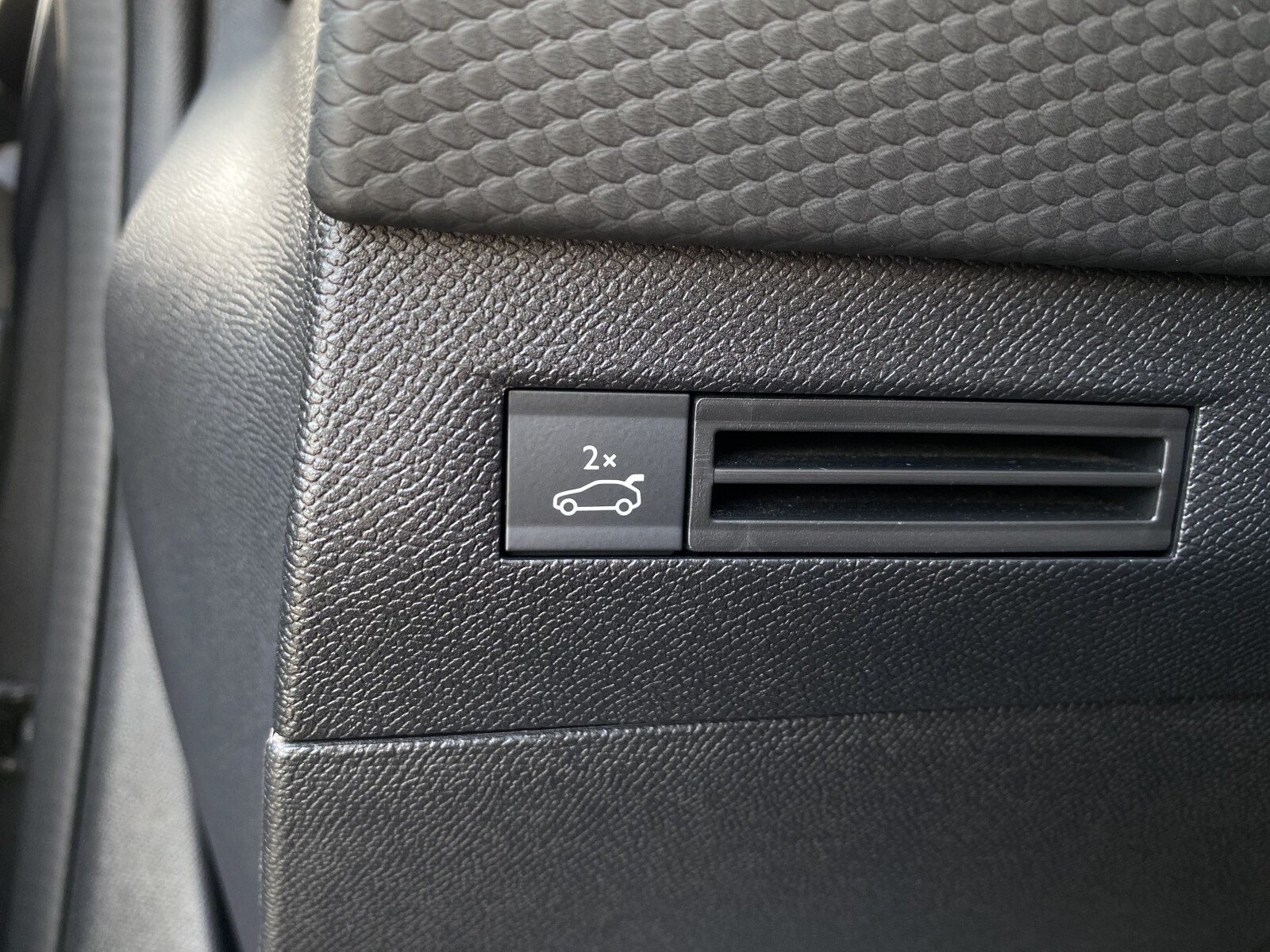 DS Automobiles DS 4 - zdjęcie 39