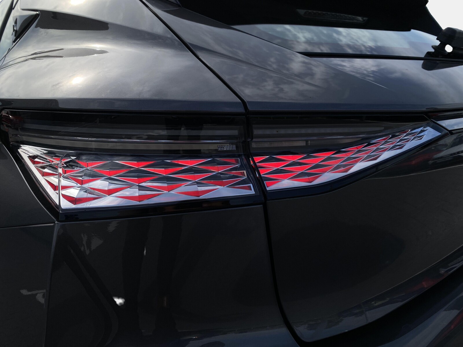 DS Automobiles DS 4 - zdjęcie 9
