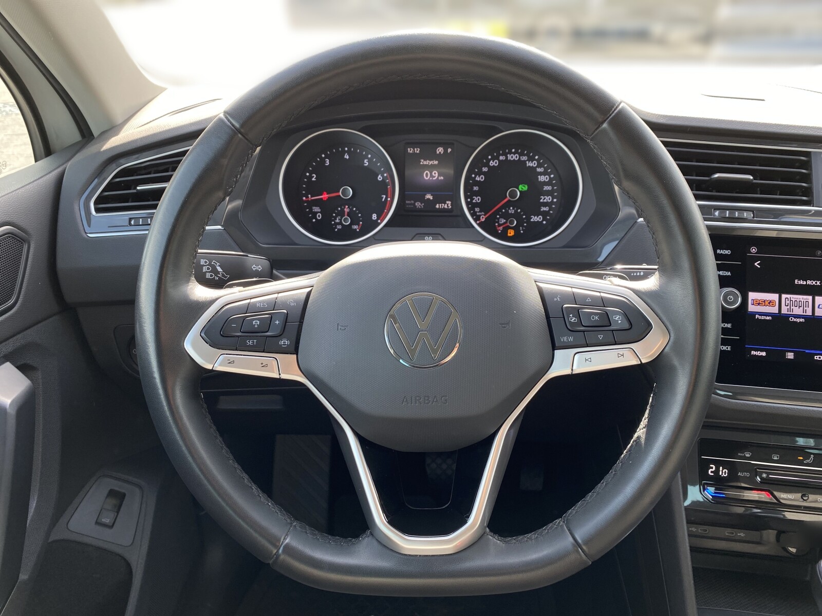 Volkswagen Tiguan - zdjęcie 25