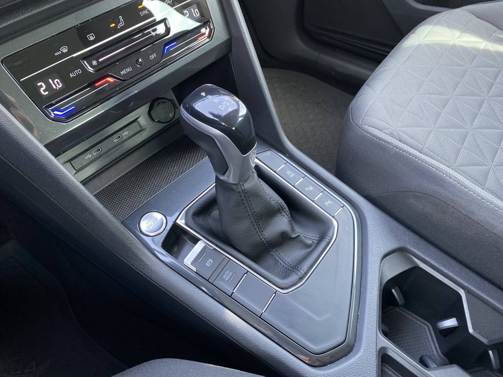 Volkswagen Tiguan - zdjęcie 11
