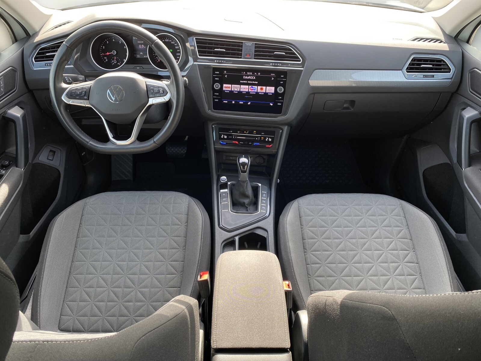 Volkswagen Tiguan - zdjęcie 10