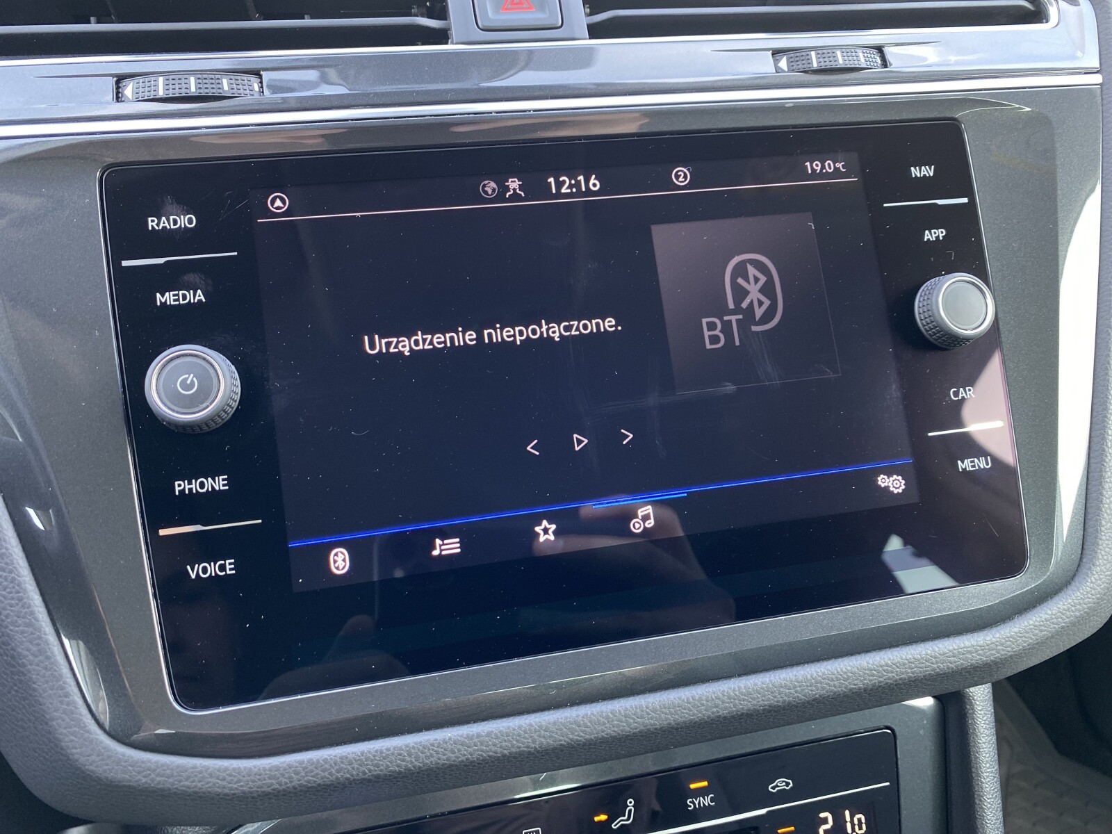 Volkswagen Tiguan - zdjęcie 18