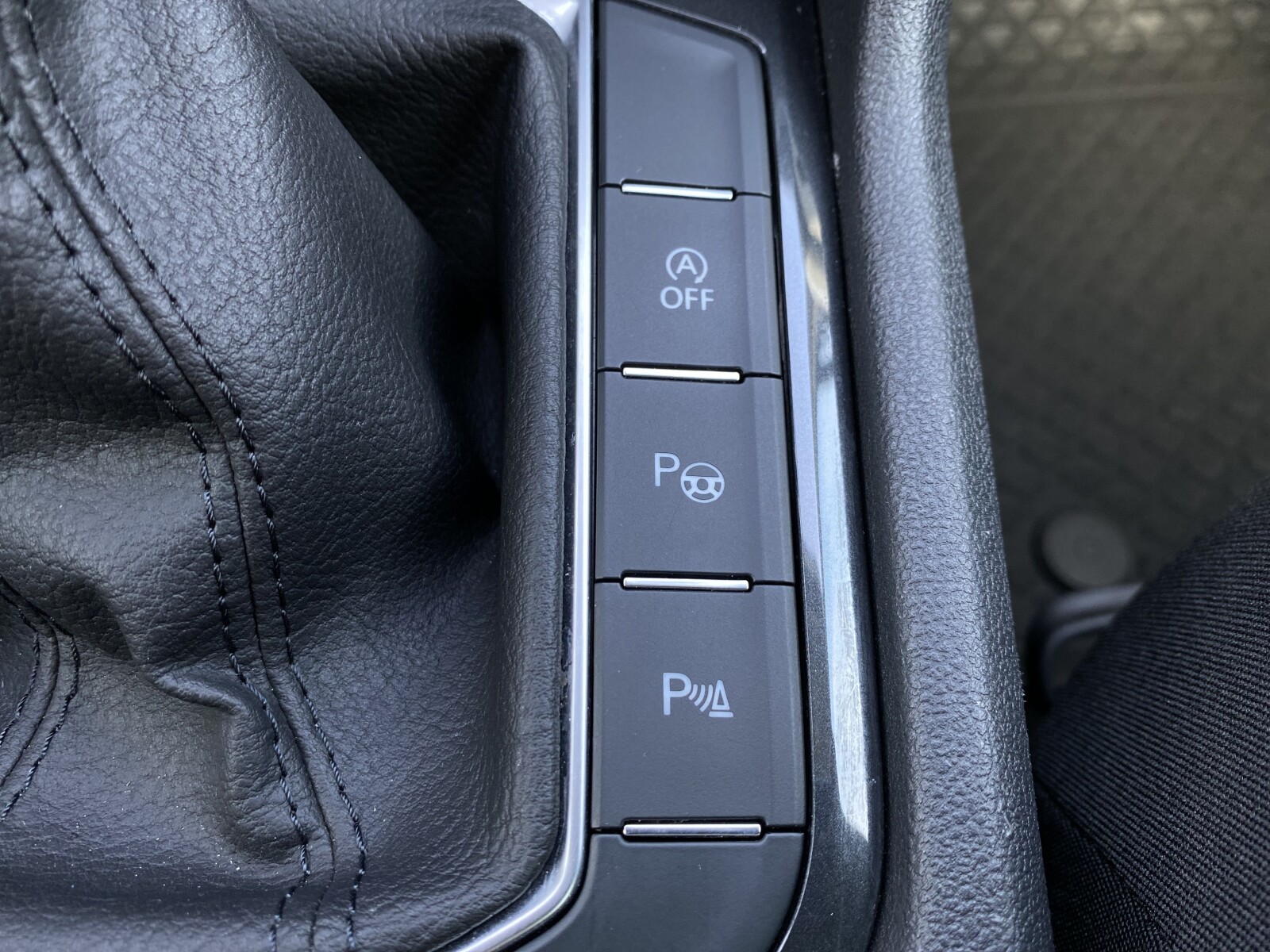 Volkswagen Tiguan - zdjęcie 14