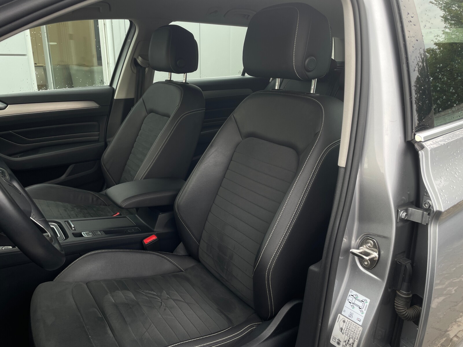 Volkswagen Passat Variant - zdjęcie 9