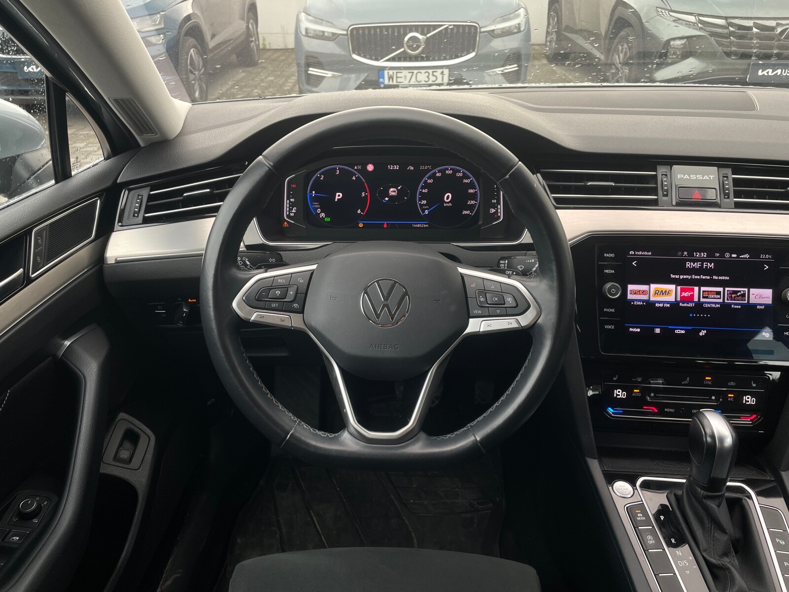 Volkswagen Passat Variant - zdjęcie 21