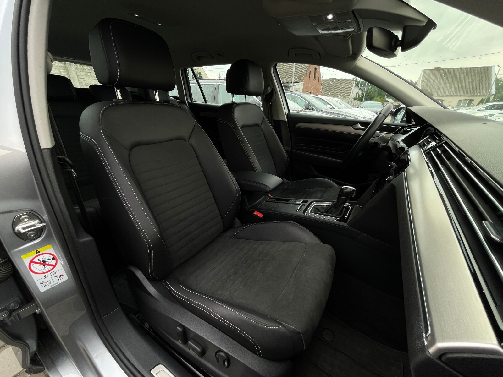 Volkswagen Passat Variant - zdjęcie 18