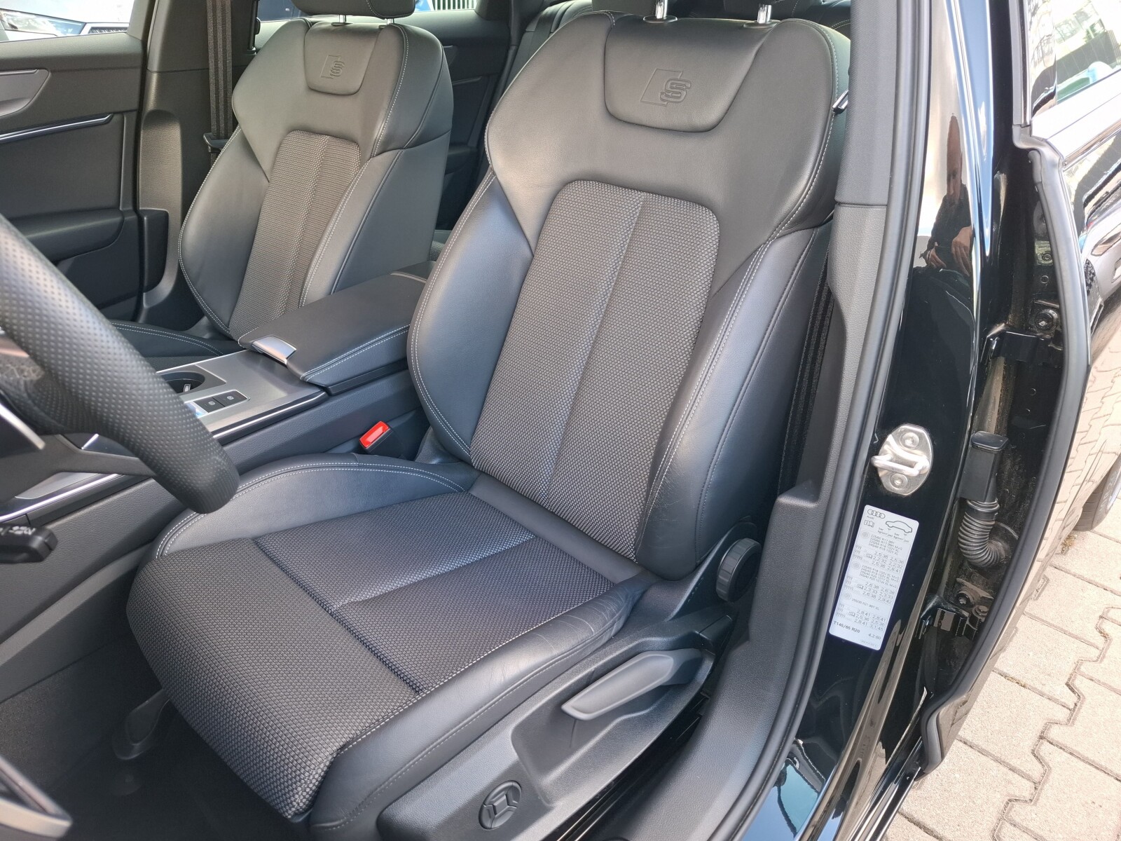Audi A6 Avant - zdjęcie 12