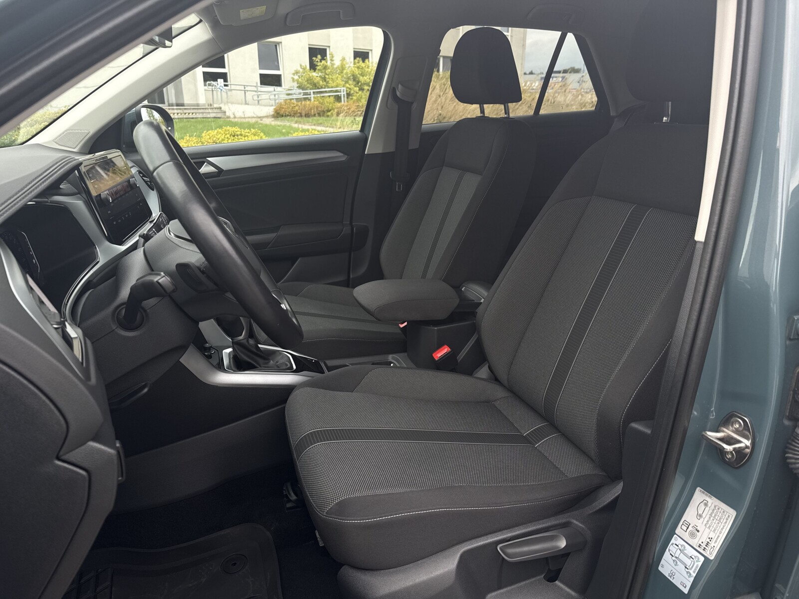 Volkswagen T-Roc - zdjęcie 13