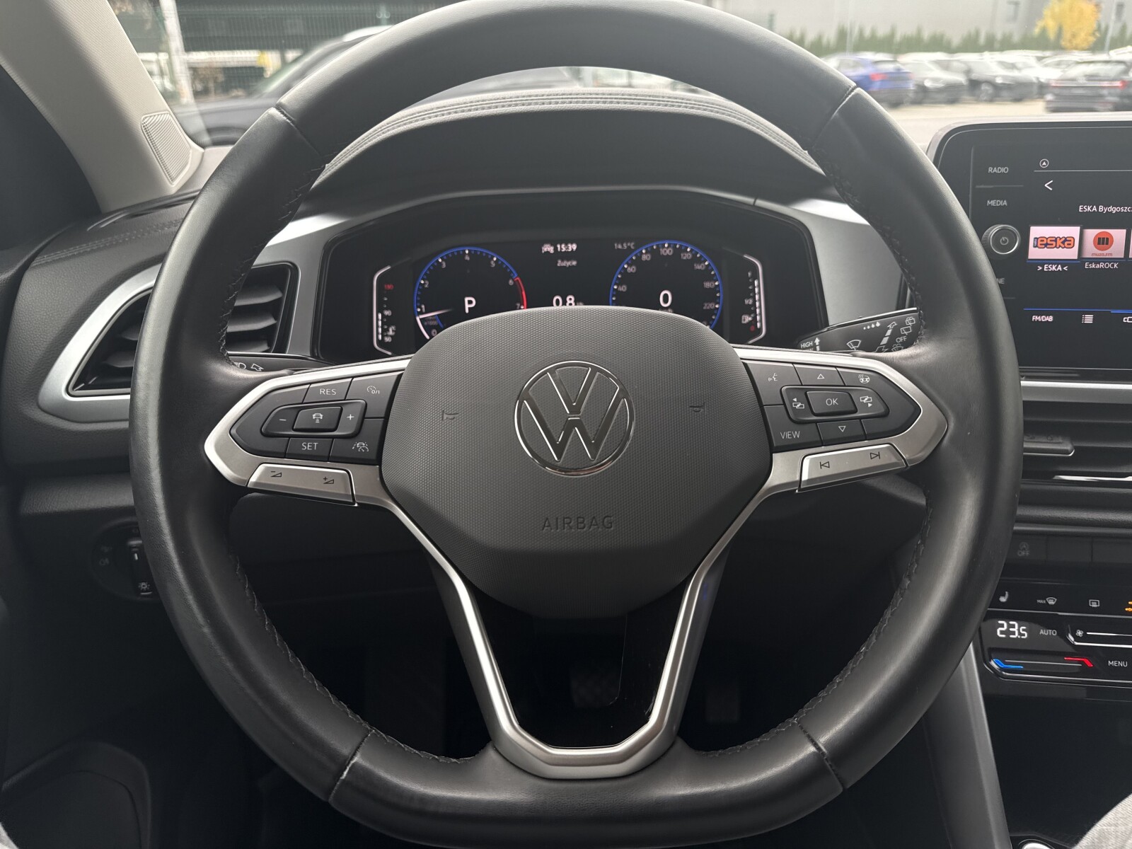 Volkswagen T-Roc - zdjęcie 18