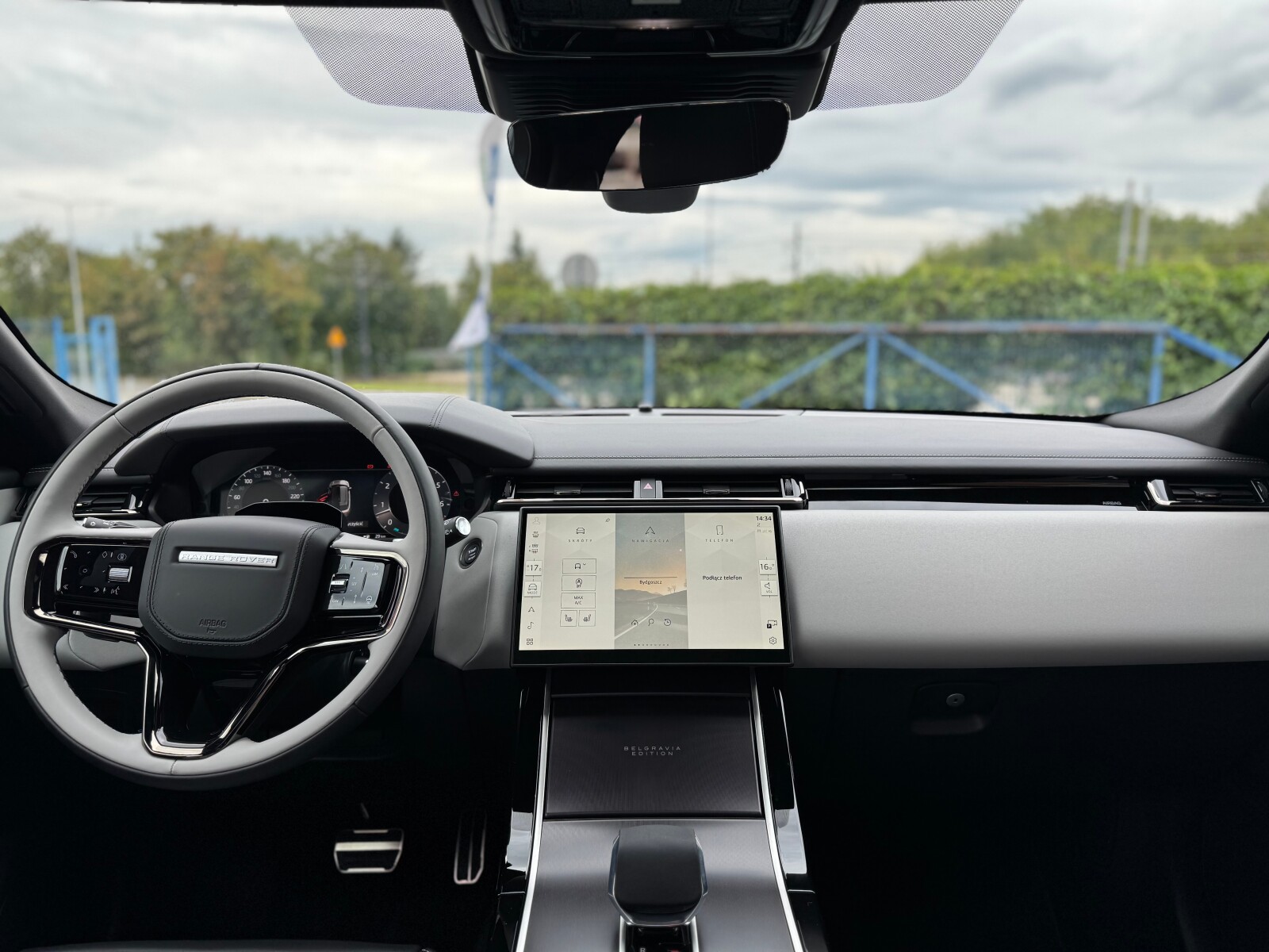 Land Rover Range Rover Velar - zdjęcie 24
