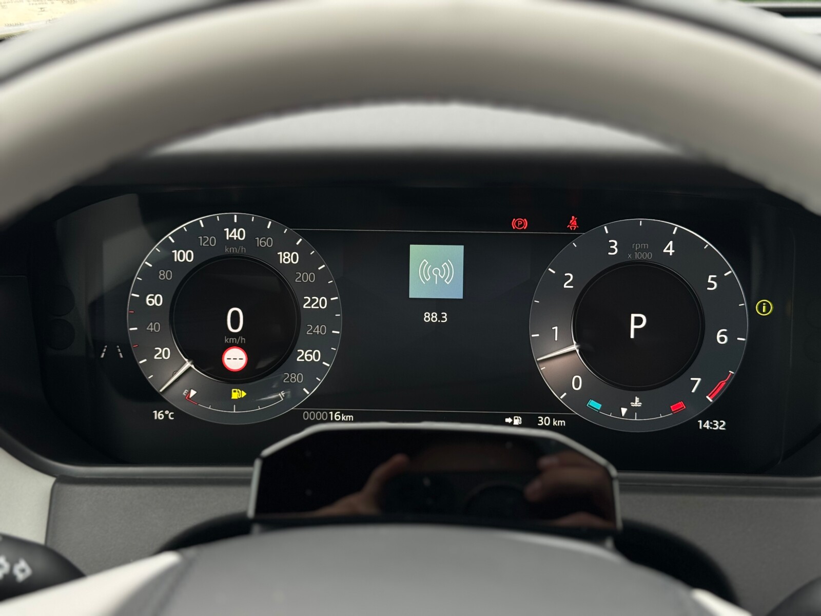 Land Rover Range Rover Velar - zdjęcie 12