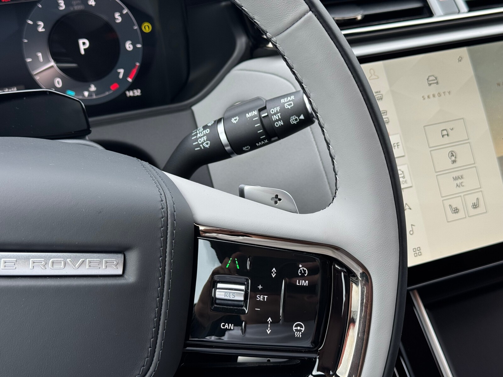 Land Rover Range Rover Velar - zdjęcie 11