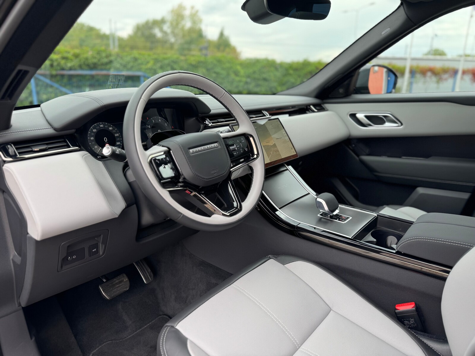 Land Rover Range Rover Velar - zdjęcie 9