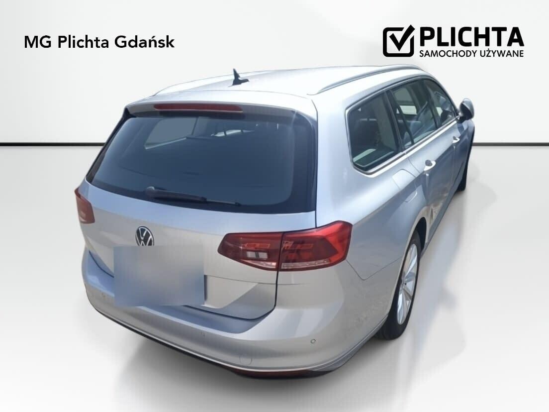 Volkswagen Passat Variant - zdjęcie 2