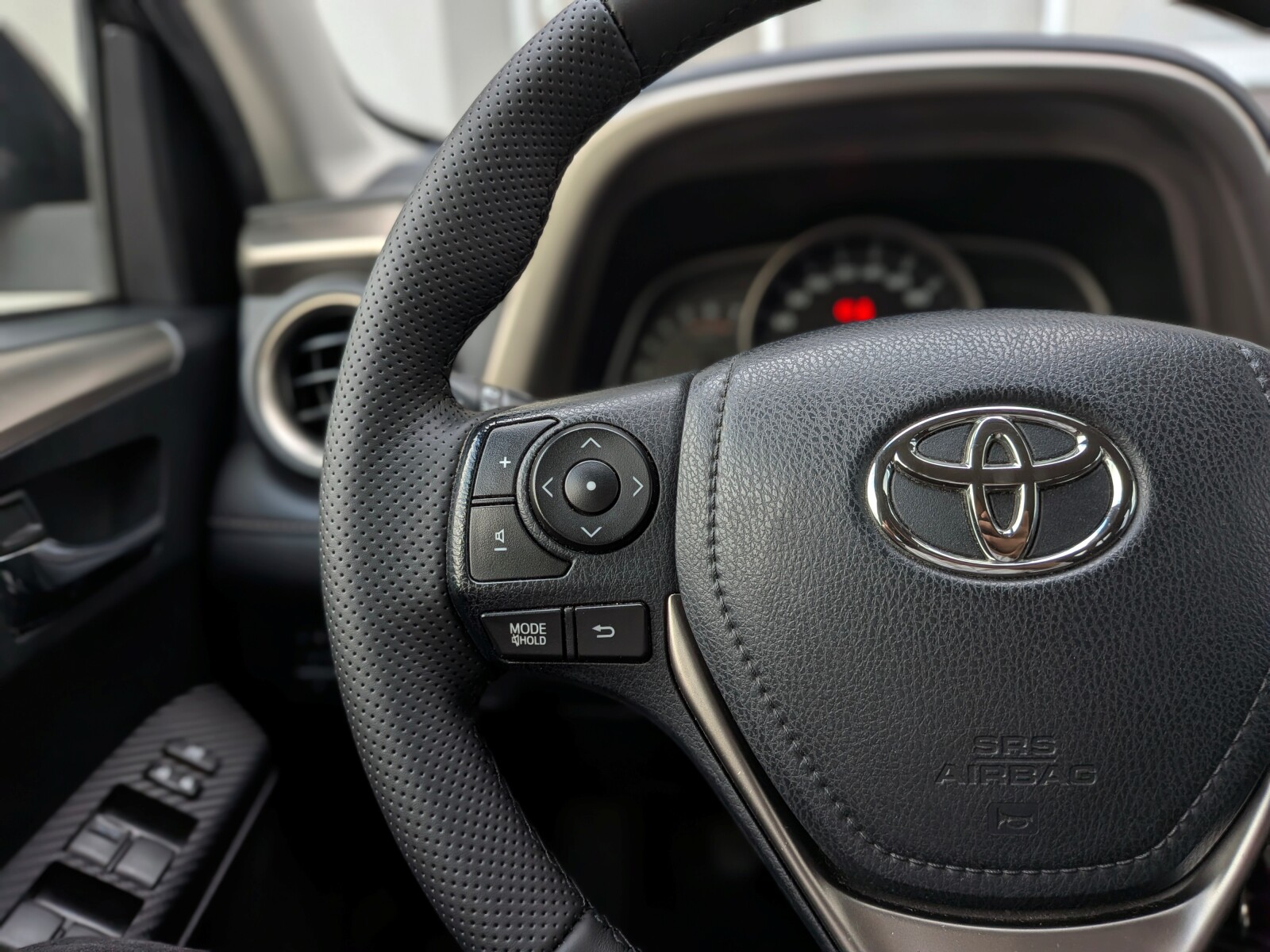Toyota RAV 4 - zdjęcie 20