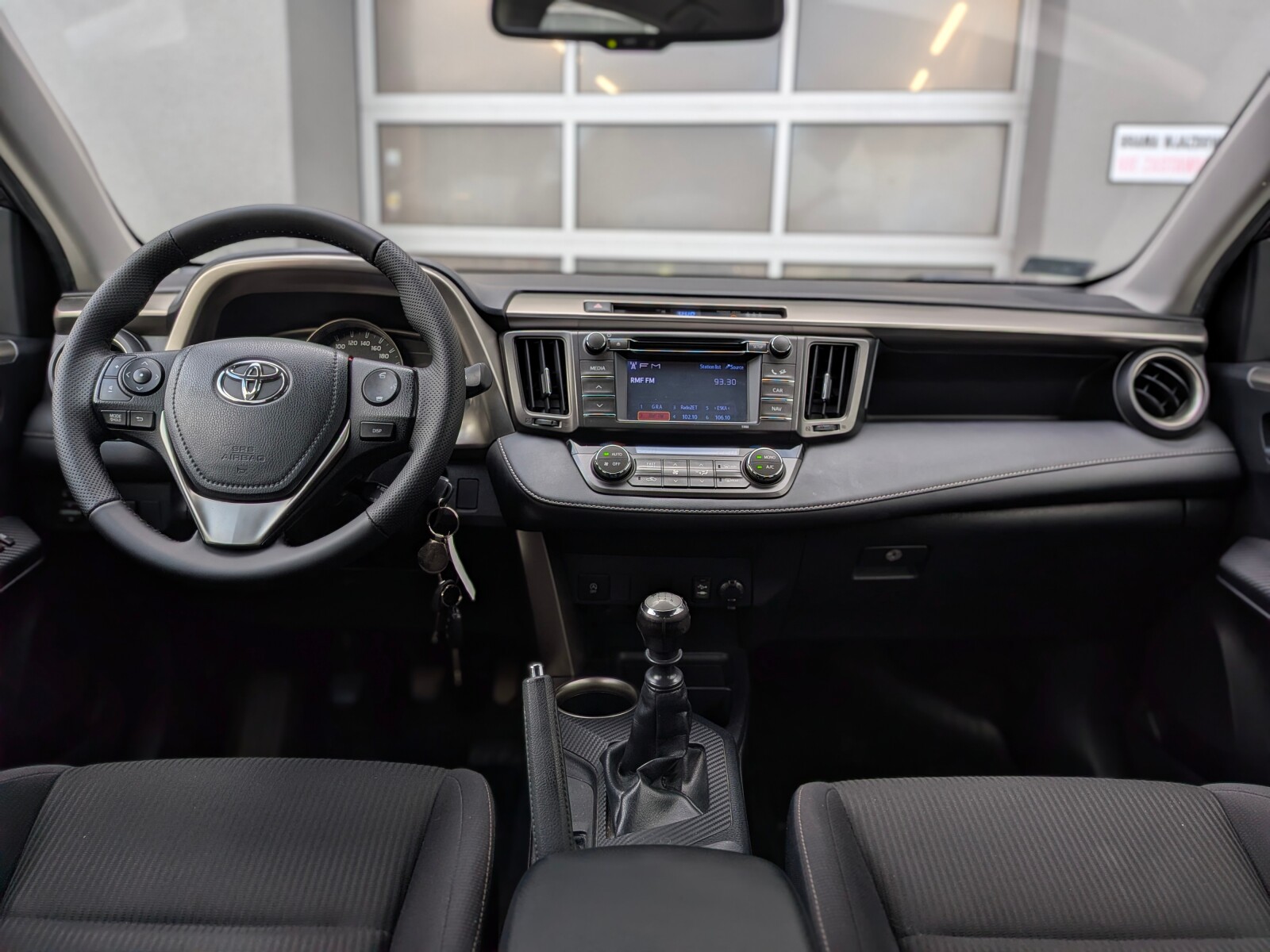 Toyota RAV 4 - zdjęcie 17