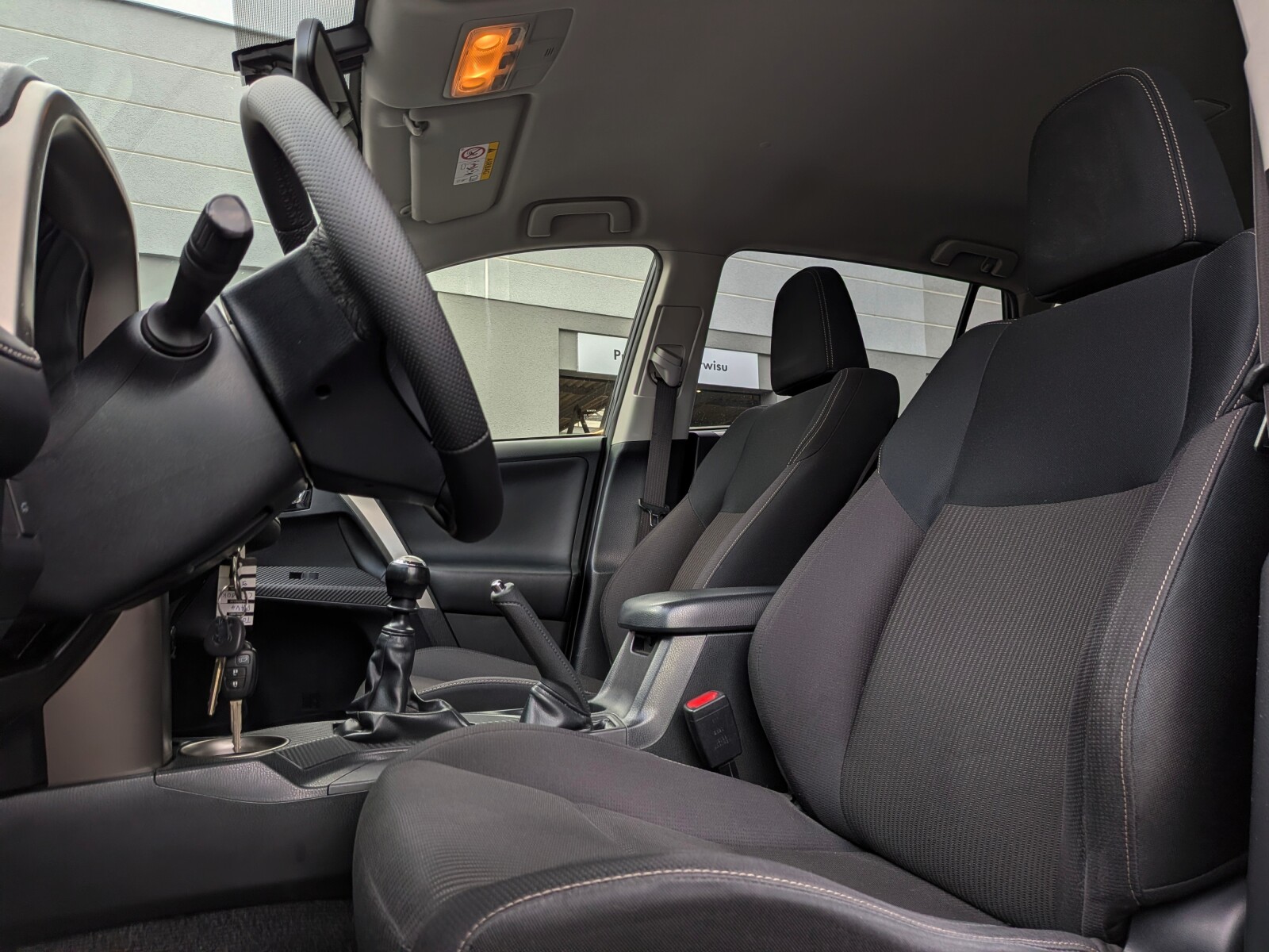 Toyota RAV 4 - zdjęcie 9