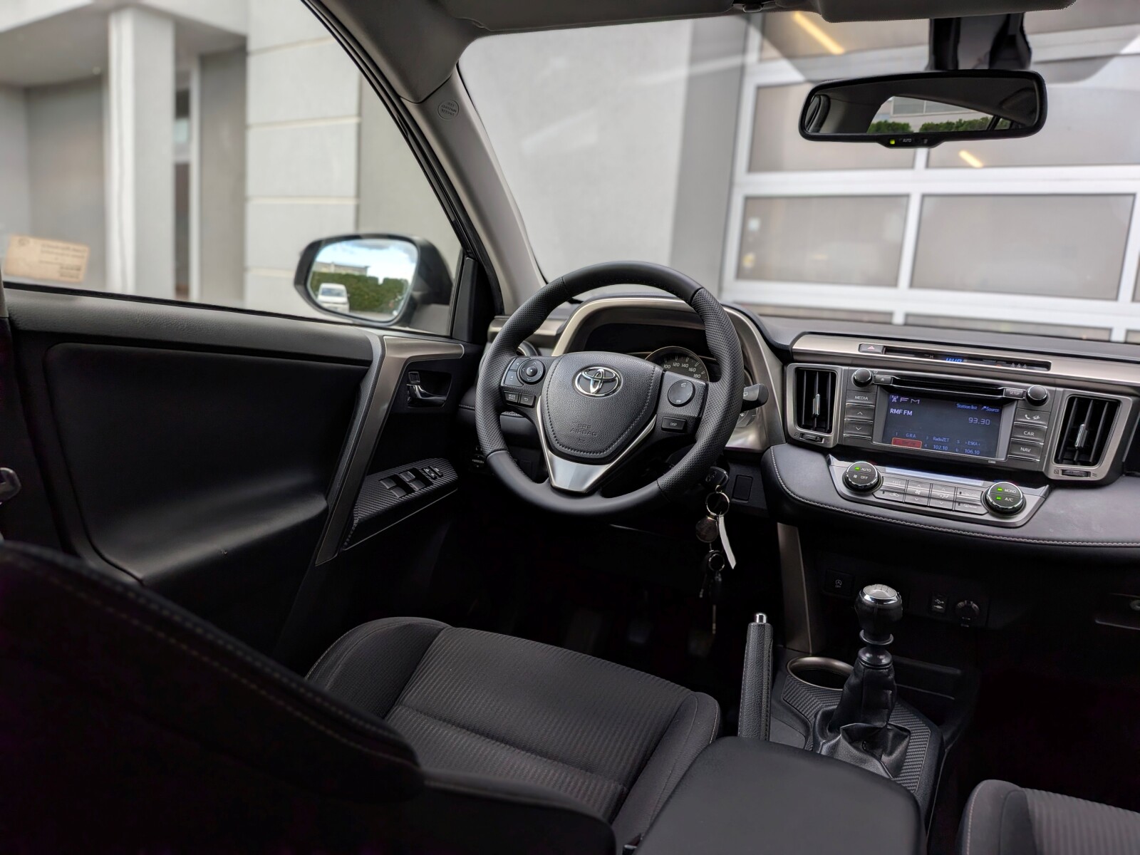 Toyota RAV 4 - zdjęcie 14