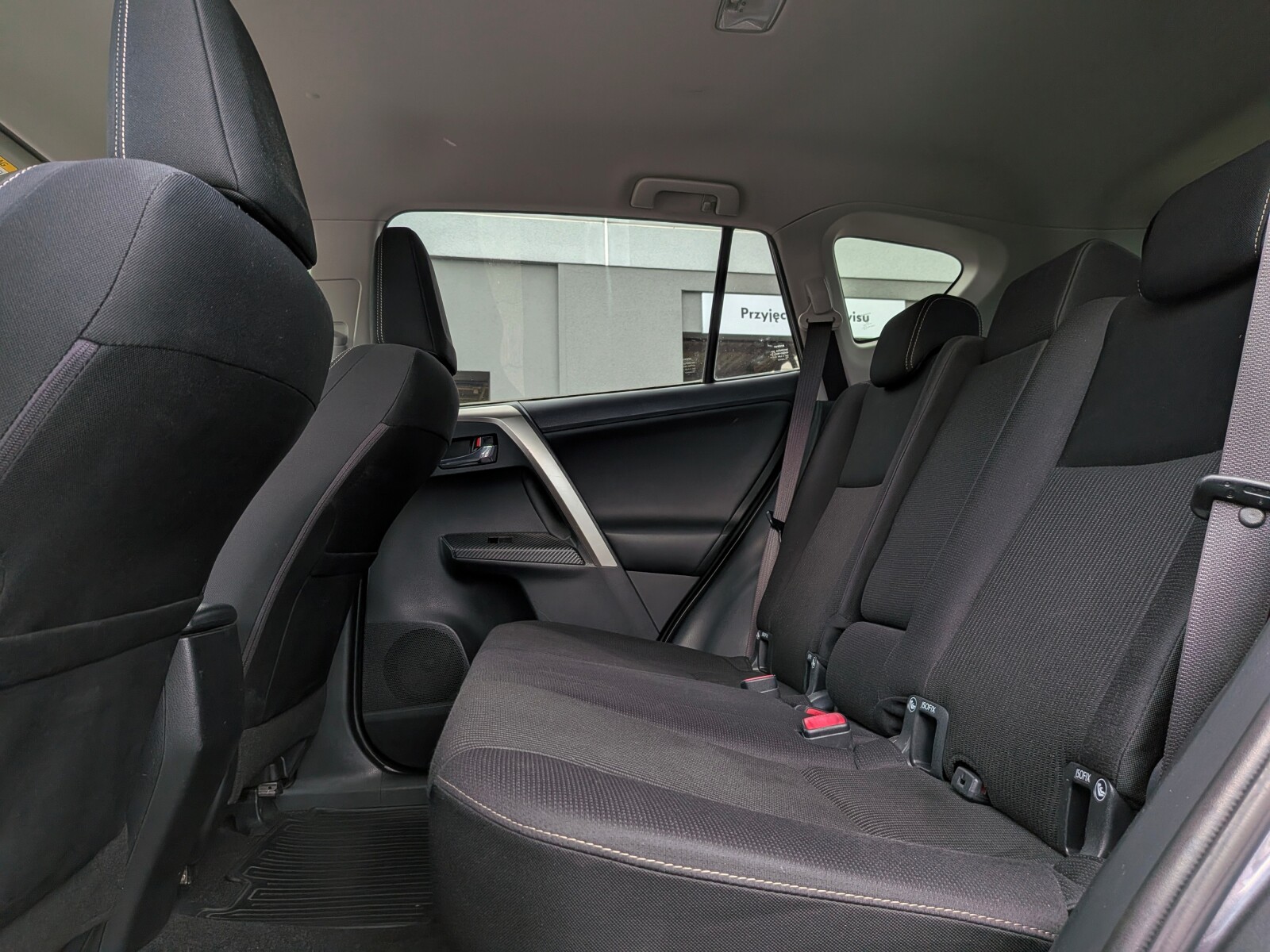 Toyota RAV 4 - zdjęcie 10