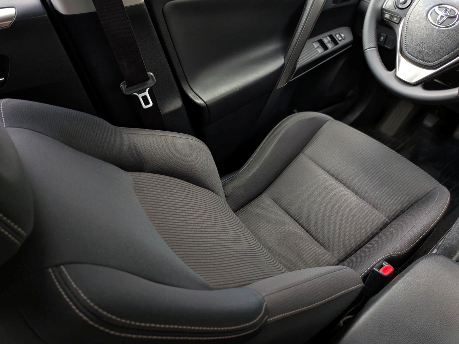 Toyota RAV 4 - zdjęcie 13