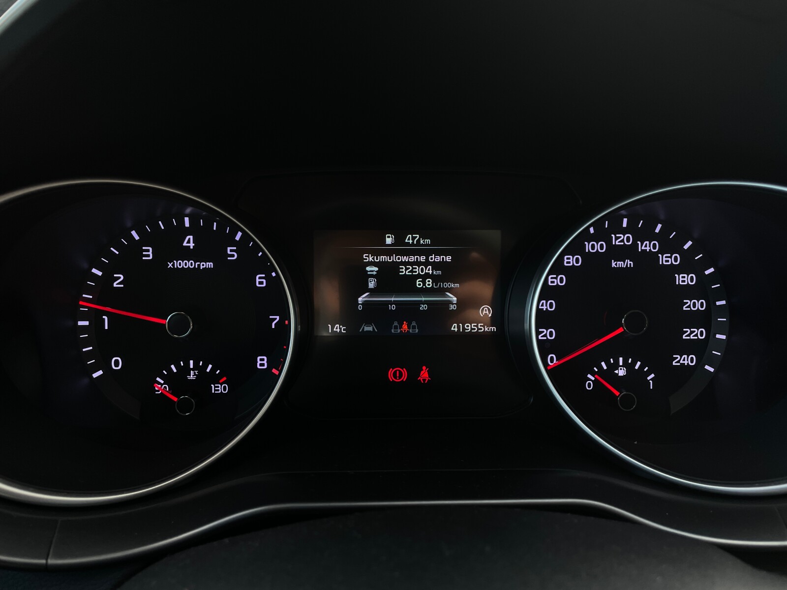 Kia Ceed - zdjęcie 24