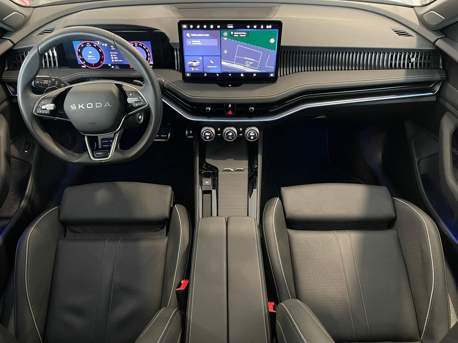Škoda Superb Combi - zdjęcie 19