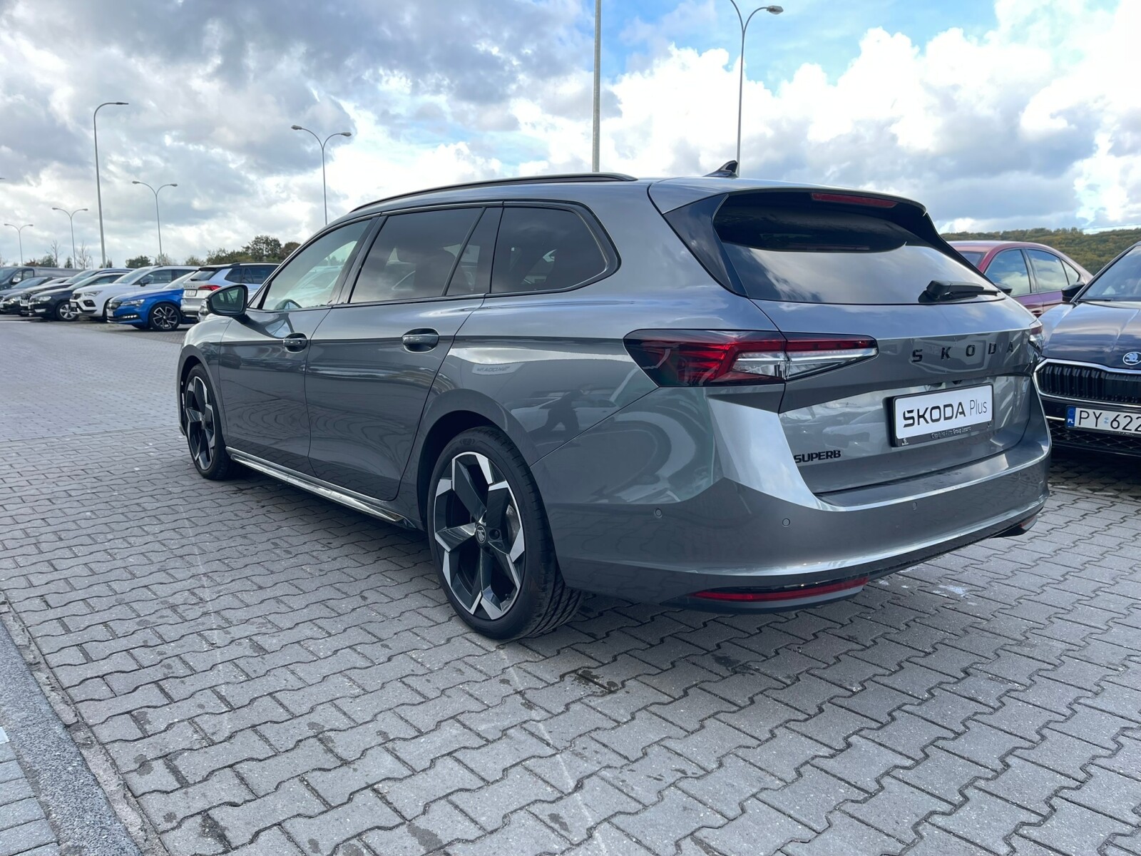 Škoda Superb Combi - zdjęcie 7