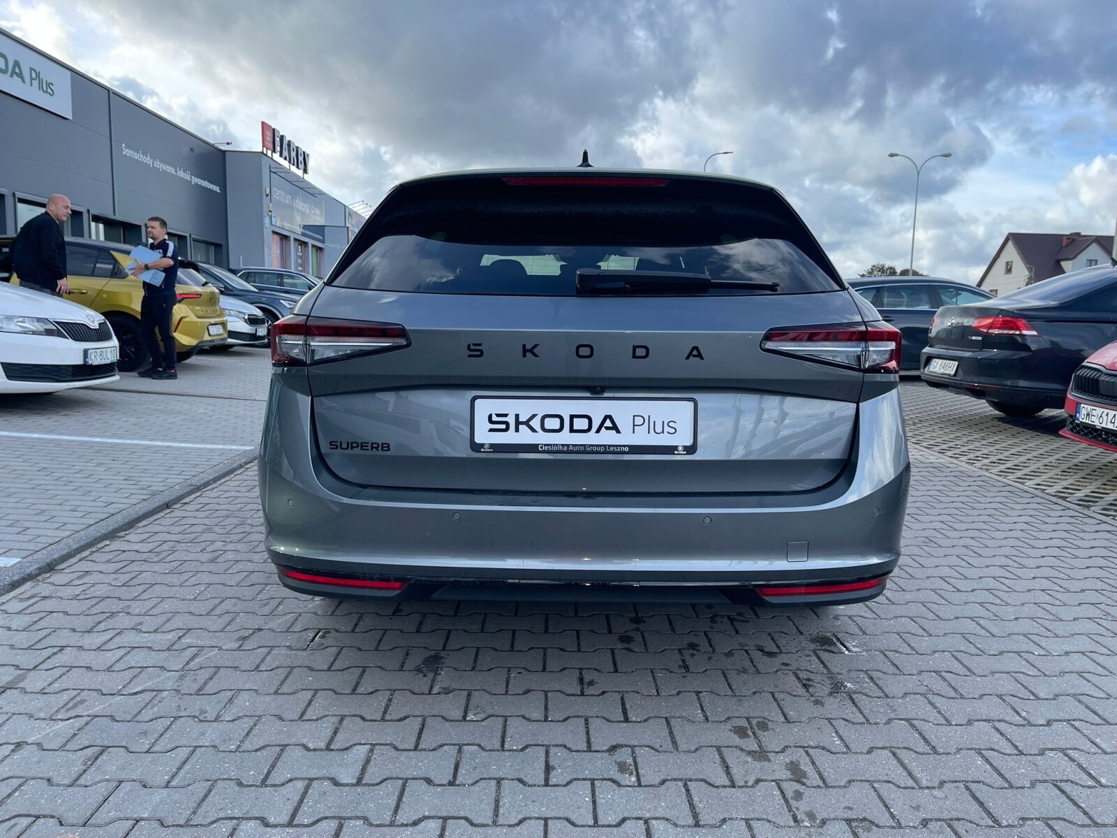 Škoda Superb Combi - zdjęcie 6