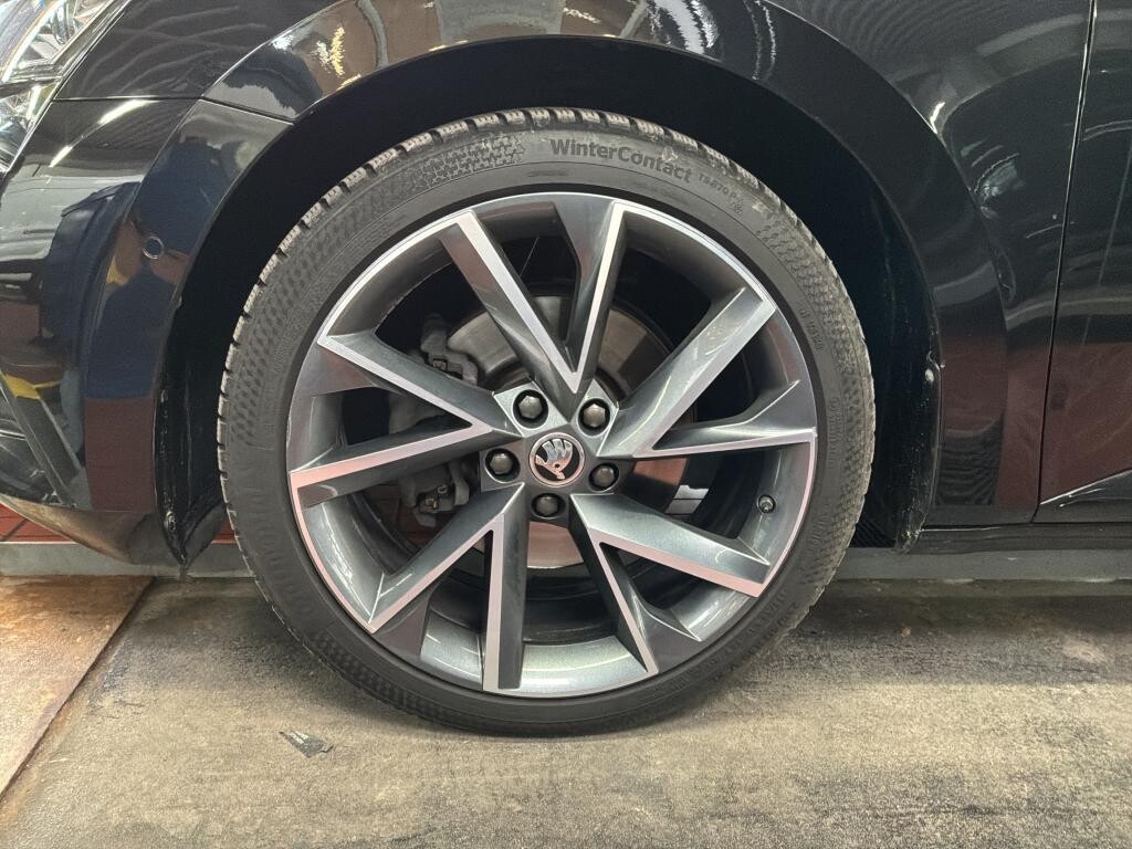 Škoda Superb Combi - zdjęcie 3