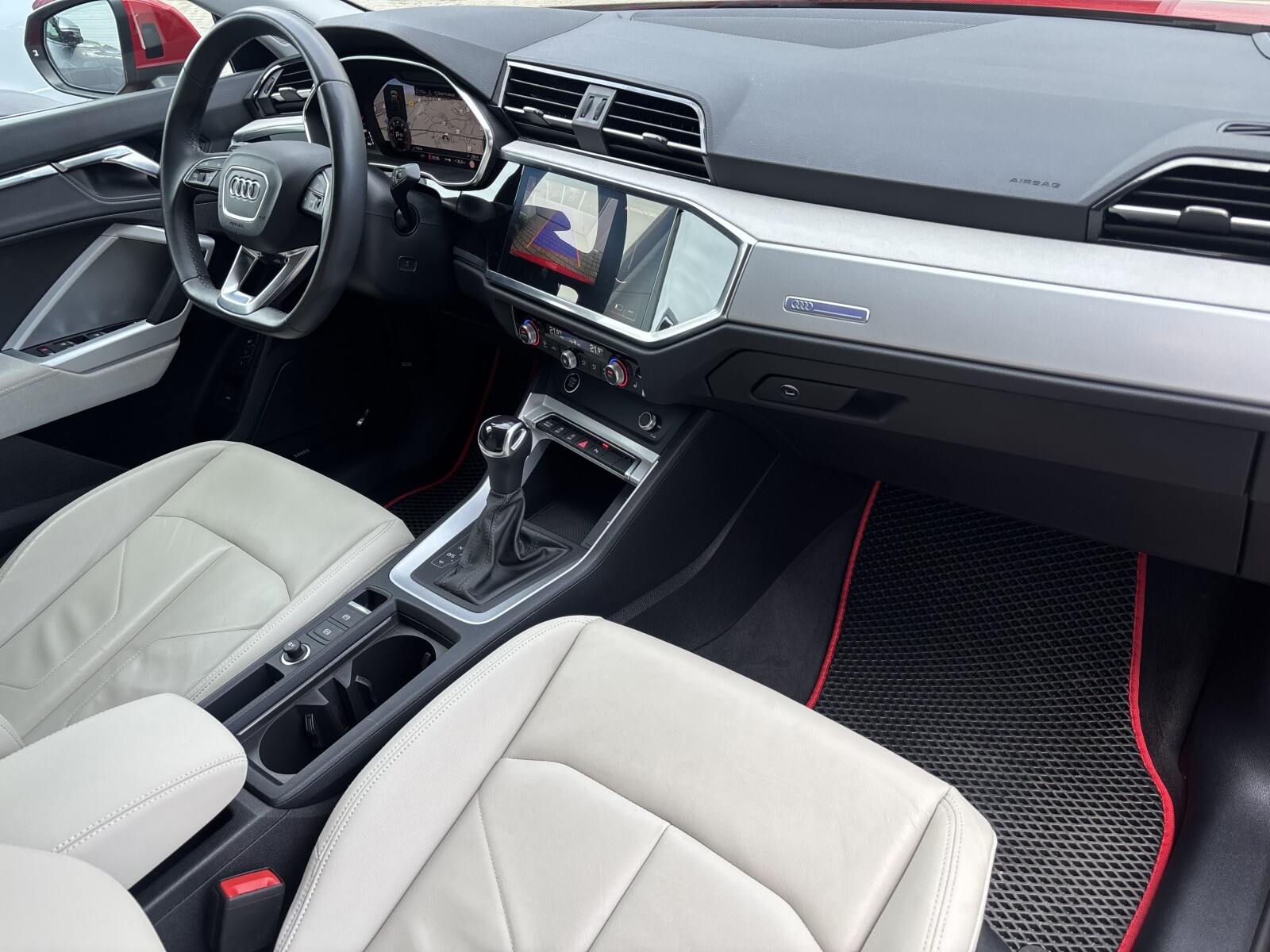 Audi Q3 Sportback - zdjęcie 35