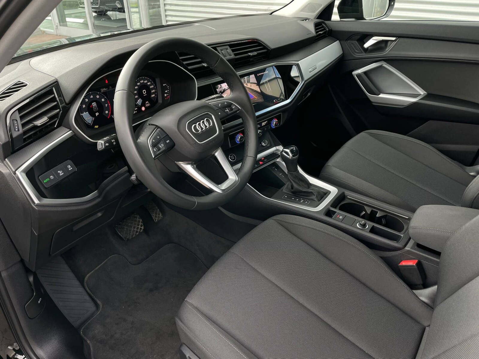 Audi Q3 - zdjęcie 17