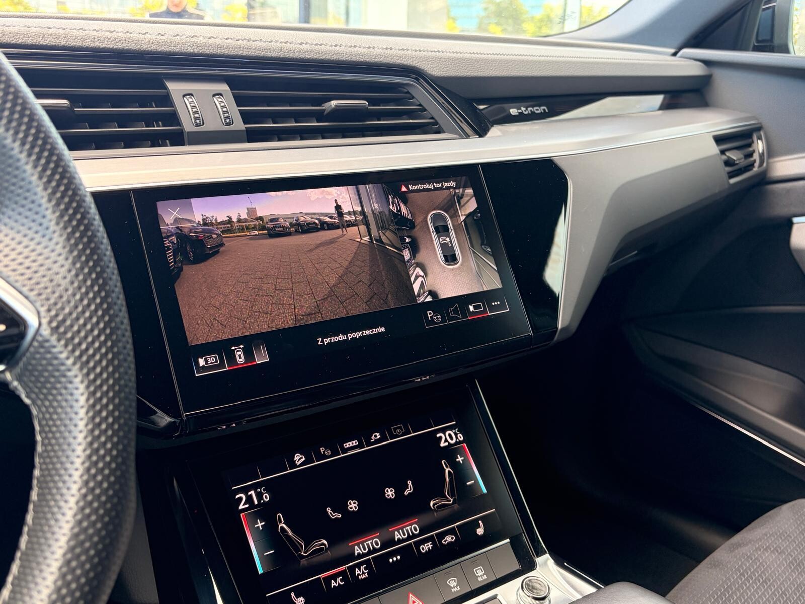 Audi Q8 Sportback e-tron - zdjęcie 35