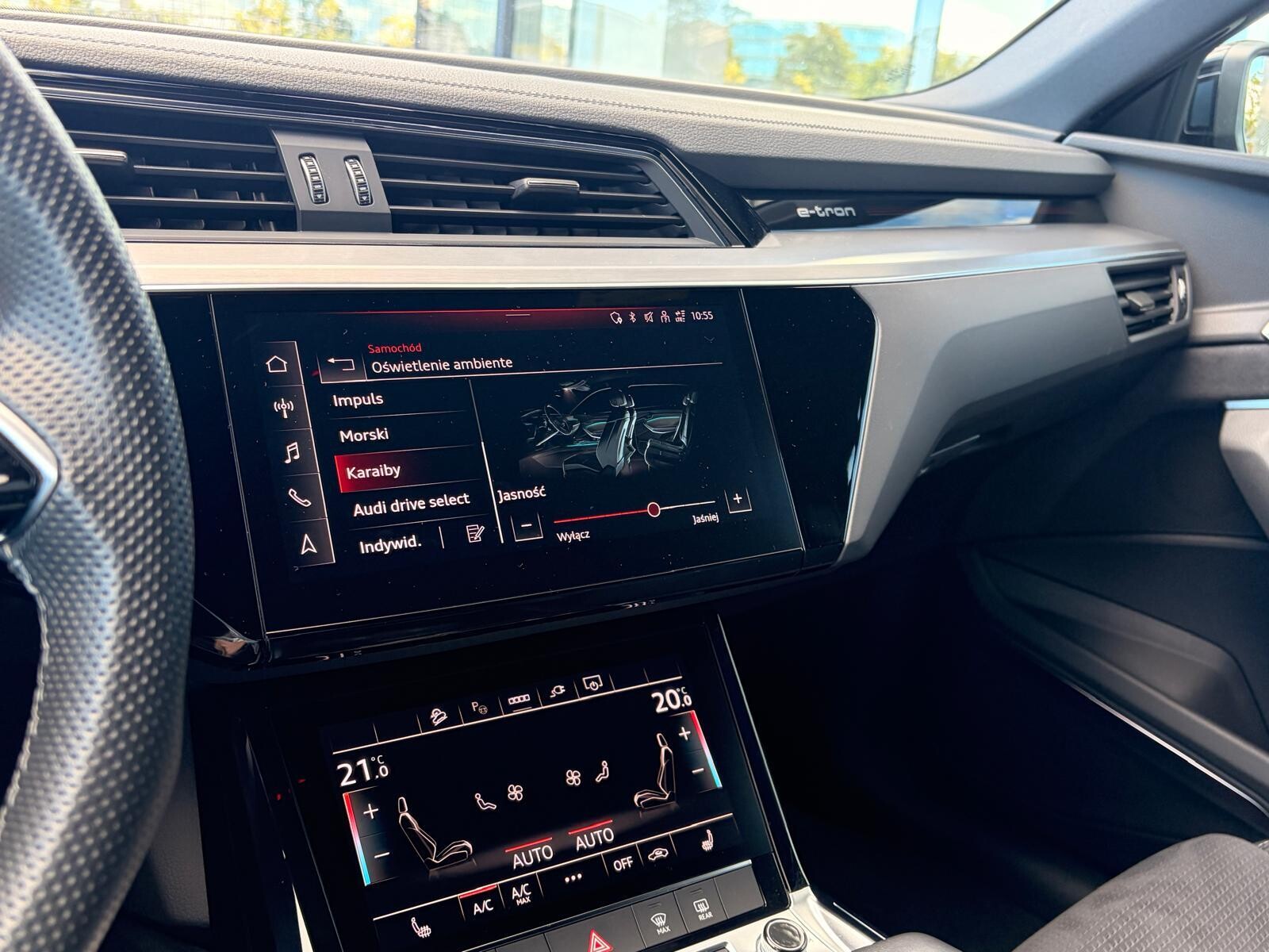 Audi Q8 Sportback e-tron - zdjęcie 30