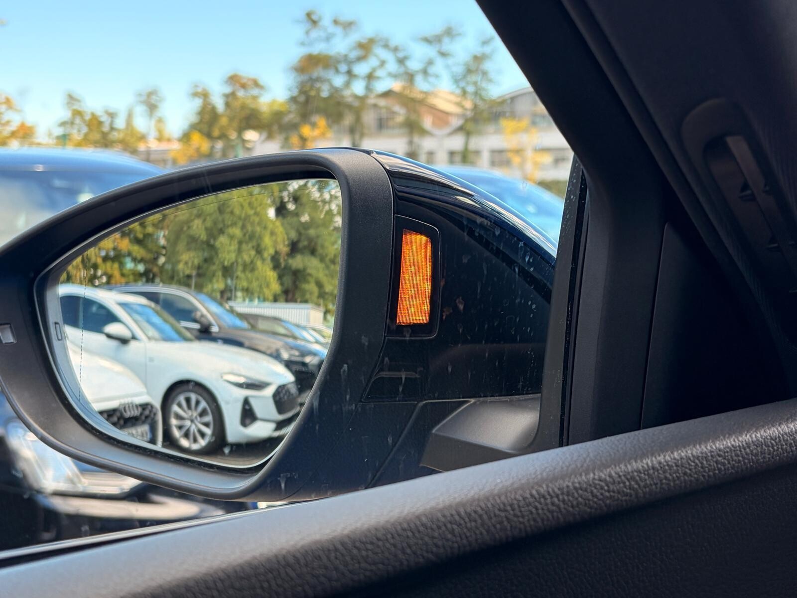Audi Q8 Sportback e-tron - zdjęcie 39