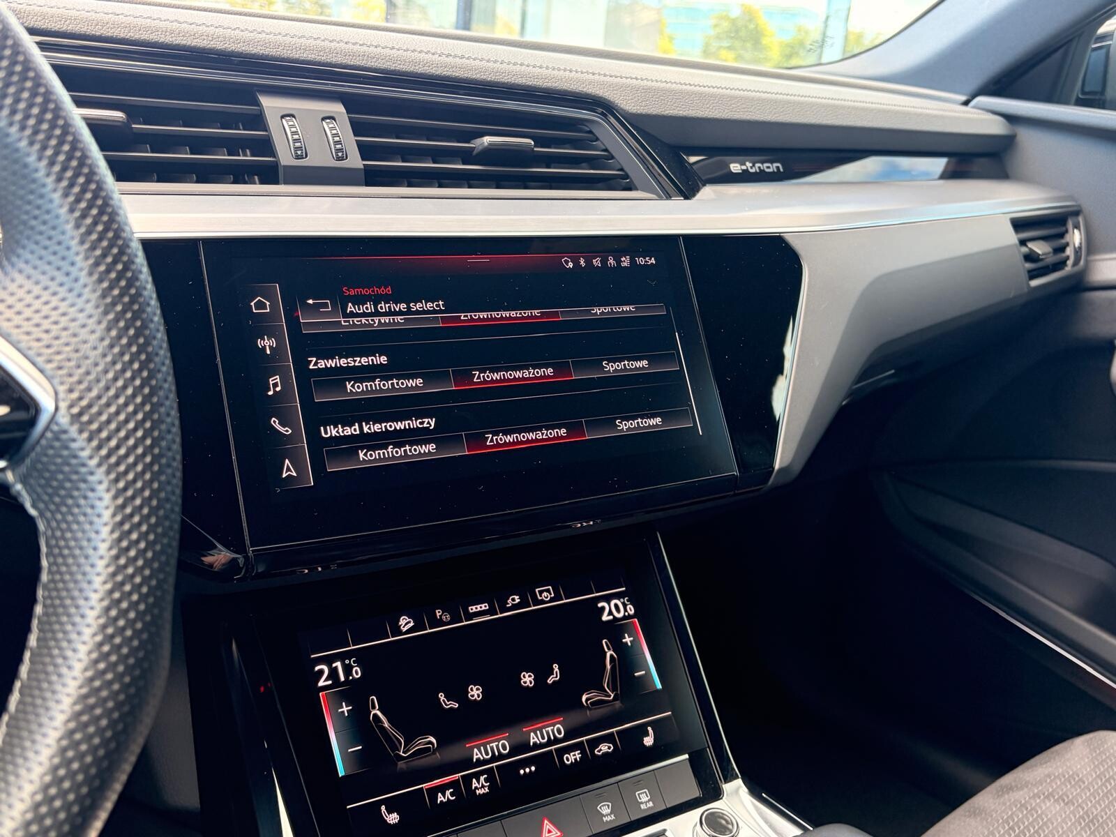 Audi Q8 Sportback e-tron - zdjęcie 38
